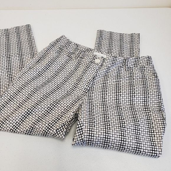 New York & Company Black White Squares Capris Size 2 - Picture 3 of 6